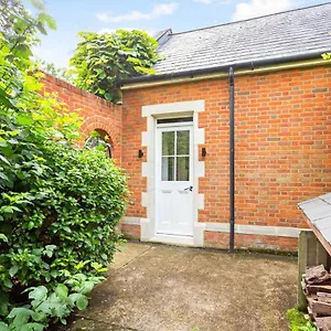 The Annexe - Beautiful Apartment With Garden Close To Heathrow And Windsor Apartment