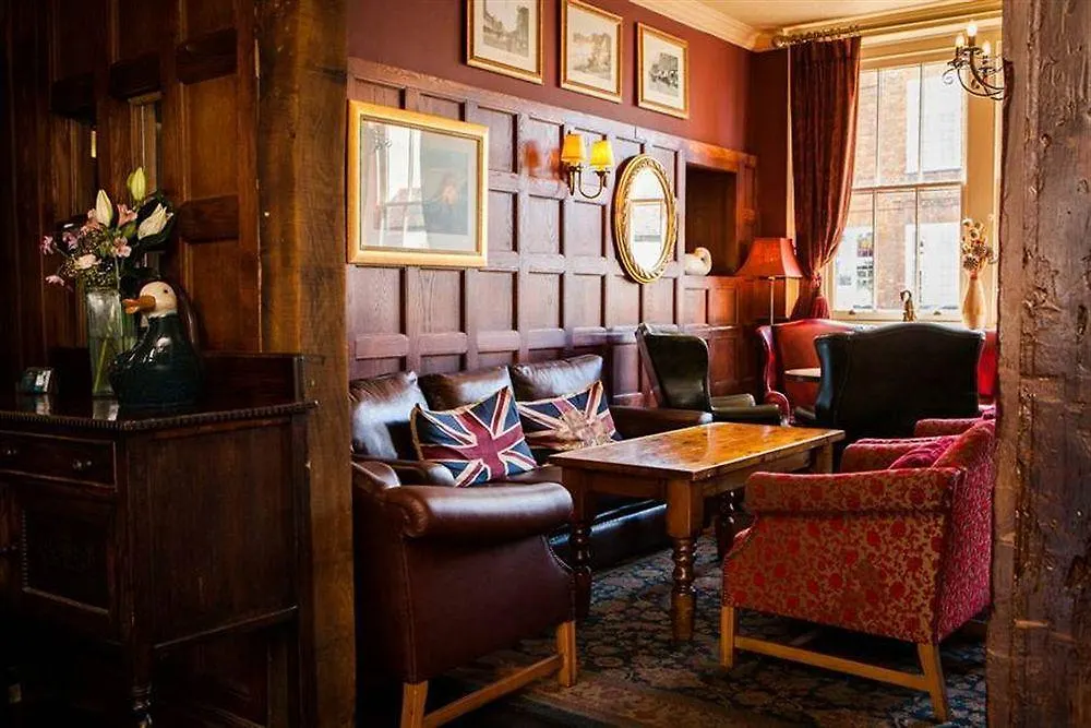 The Swan Hotel Staines-upon-Thames 4*,