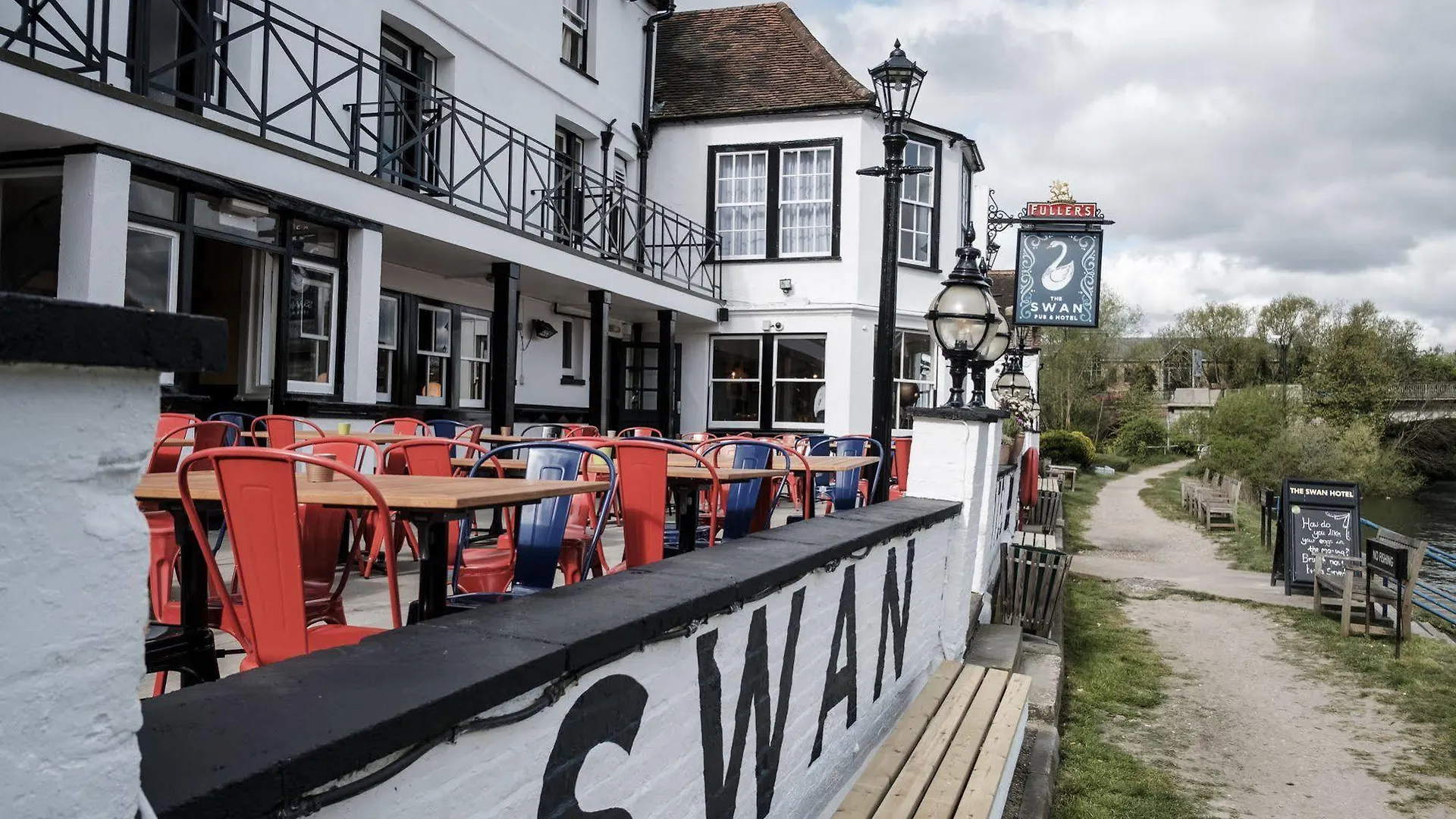 The Swan Hotel Staines-upon-Thames Inn